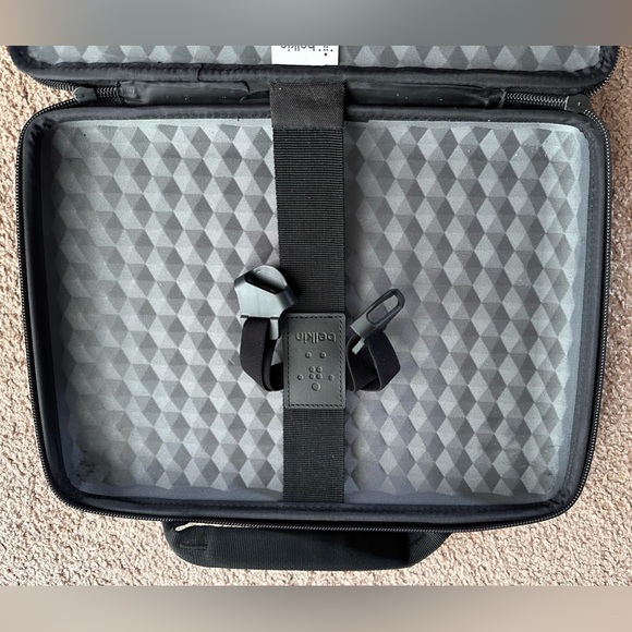 Belkin Air Black Protect Laptop Sleeve Case Protector - 11" Laptops Chromebooks - Picture 8 of 16